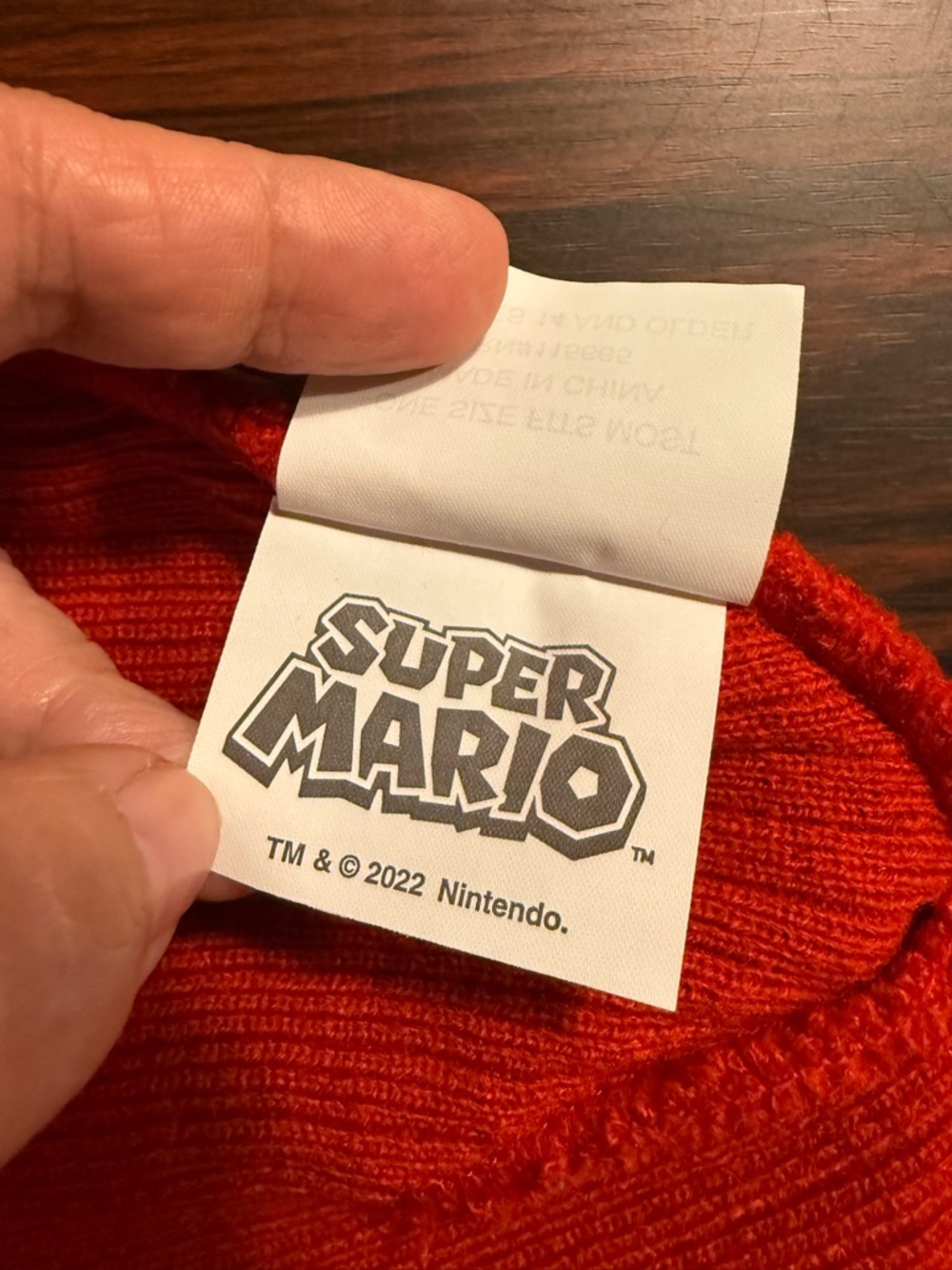 NWOT Super Mario Bright Red Knit Beanie Hat Embroidered Patch Unisex Adult - Picture 5 of 5